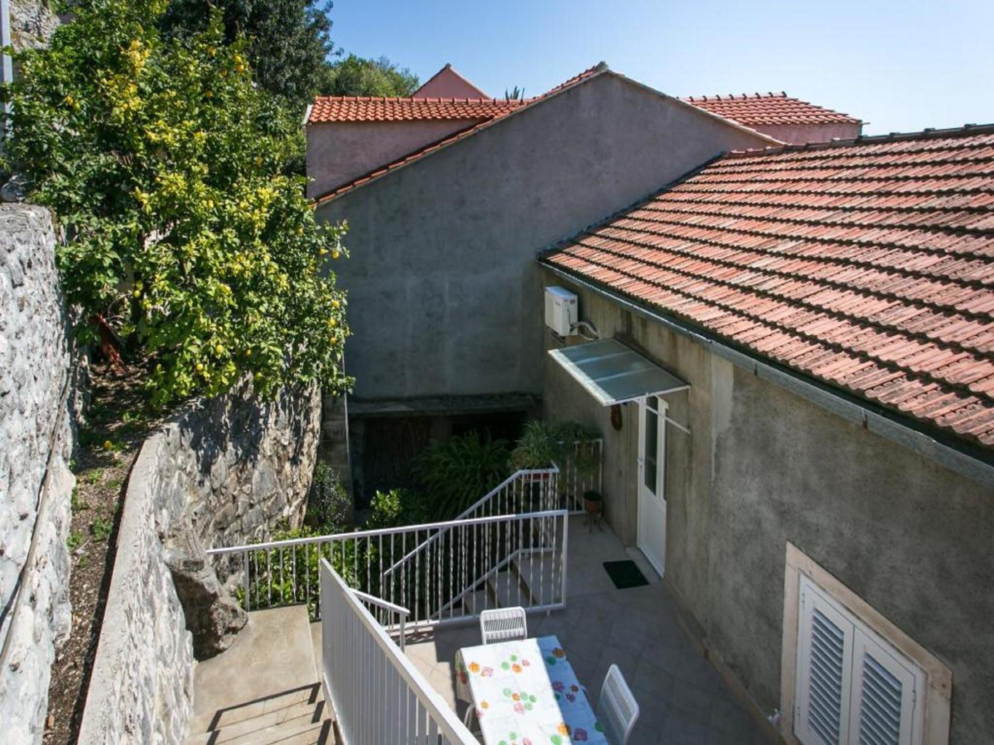 Apartments Anka * Trsteno